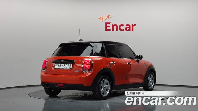 Mini Cooper 5Door Standard 3rd — пробег 47 743 км — фото 2 из 5