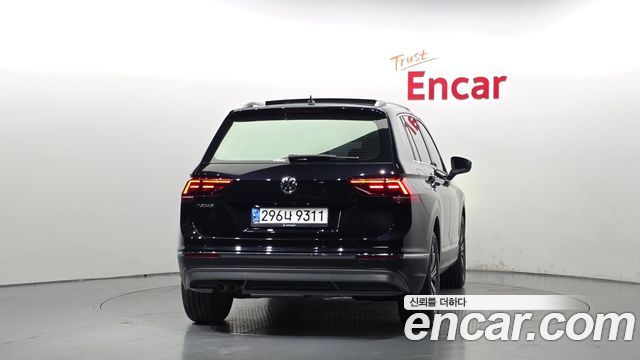 Volkswagen Tiguan 2.0 TDI Prestige — пробег 20 896 км — фото 4 из 5