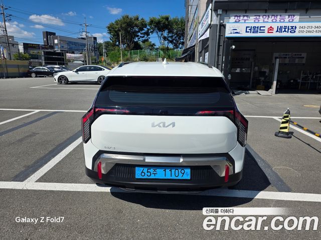 Kia EV3 Long Range 2WD Earth — пробег 15 622 км — фото 5 из 5