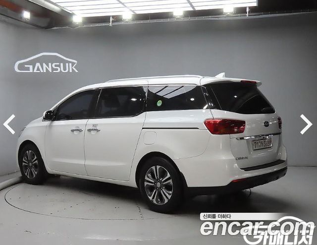 Kia Carnival 11-Seater Prestige — пробег 78 354 км — фото 3 из 5