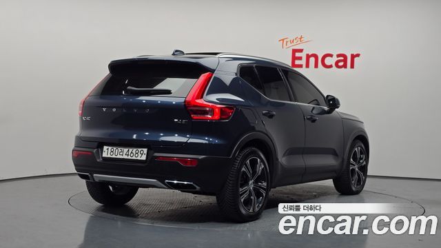 Volvo XC40 T4 Inscription — пробег 64 216 км — фото 2 из 5