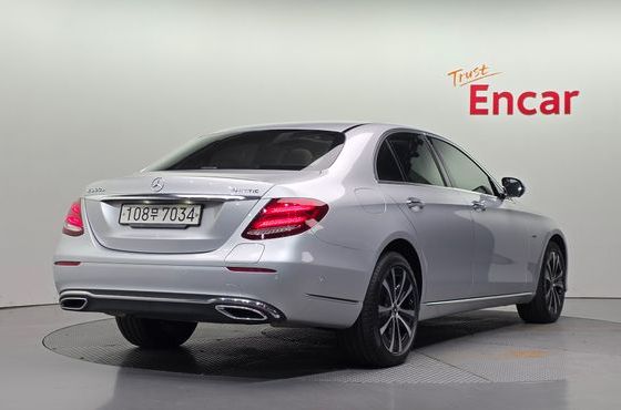 Mercedes-Benz E-Class E300e 4MATIC Exclusive — пробег 31 202 км — фото 2 из 5