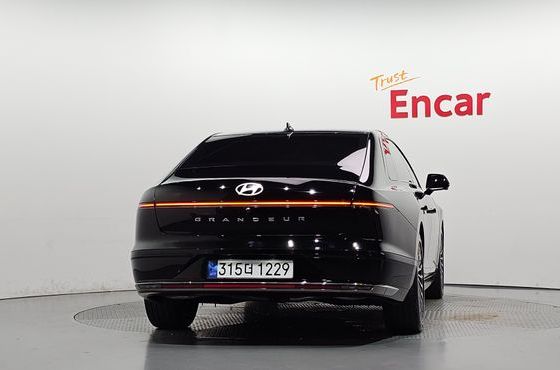 Hyundai Grandeur 2,5 Gasoline 2WD Calligraphy — пробег 42 310 км — фото 4 из 5