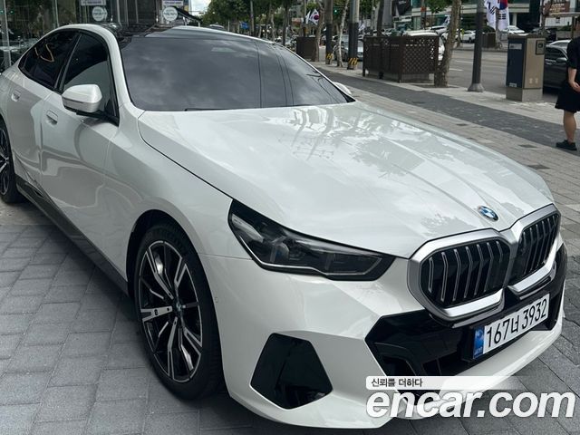 BMW 5-Series 530i xDrive — пробег 1 344 км — фото 3 из 5