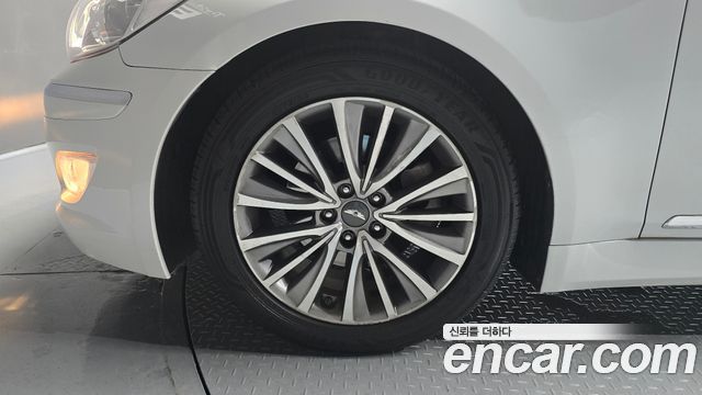 Hyundai Genesis из Кореи Encar