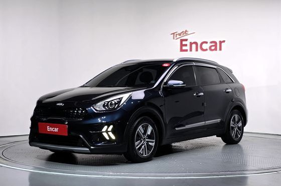 Kia Niro 1.6 HEV Prestige — пробег 138 139 км — фото 1 из 5