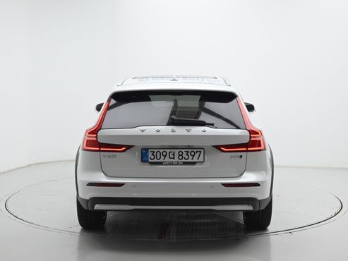 Volvo V60 B5 Ultra AWD — пробег 7 510 км — фото 4 из 5