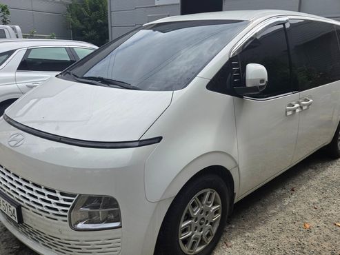 Hyundai Staria L3.5 Cargo 3-Seater Modern — пробег 8 000 км — фото 2 из 5