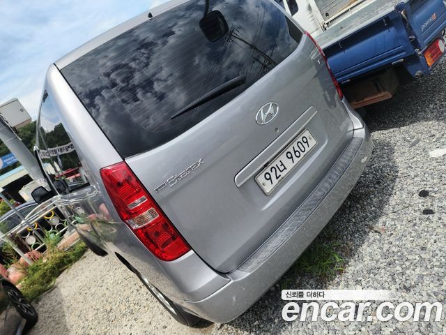 Hyundai Starex 5-Seater VAN CVX Deluxe — пробег 225 563 км — фото 4 из 5