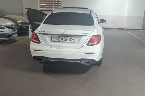 Mercedes-Benz E-Class E300 4MATIC AMG Line — пробег 180 000 км — фото 2 из 5