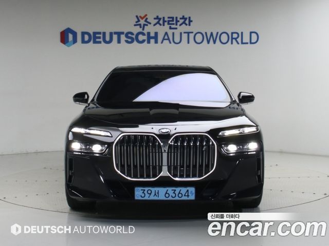 BMW i7 eDrive 50 M Sport — пробег 93 000 км — фото 3 из 5
