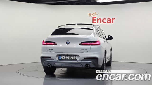 BMW X4 xDrive20i M Sport X — пробег 70 367 км — фото 4 из 5