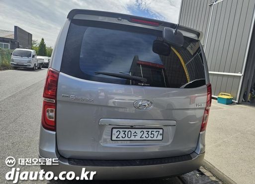 Hyundai Starex Urban 9-Seater Exclusive — пробег 131 690 км — фото 3 из 5