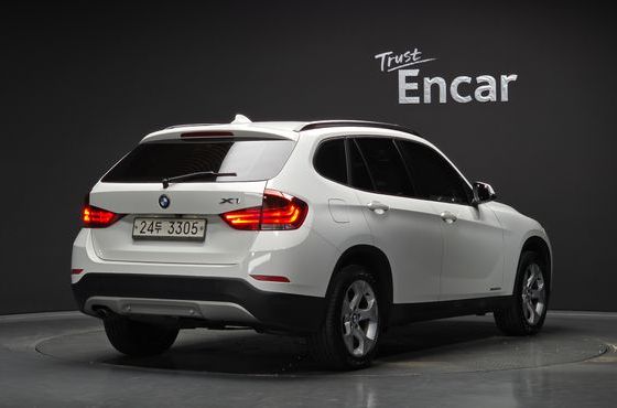 BMW X1 xDrive 20d — пробег 105 737 км — фото 2 из 5