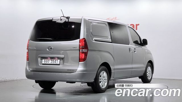 Hyundai Starex 5-Seater VAN Smart — пробег 167 240 км — фото 2 из 5