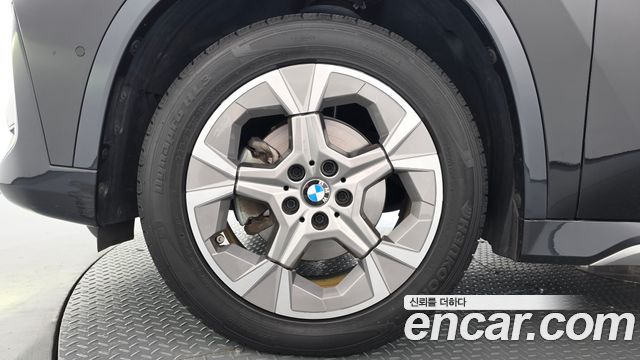 BMW X1 sDrive 20i xLine — пробег 53 260 км — фото 5 из 5