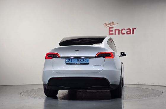 Tesla Model Y Long Range AWD — пробег 52 779 км — фото 4 из 5
