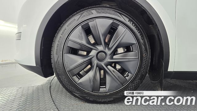 Tesla Model Y Long Range AWD — пробег 35 567 км — фото 5 из 5