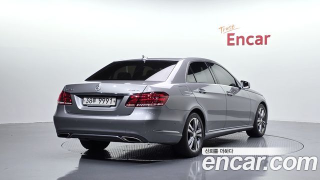 Mercedes-Benz E-Class E220 Bluetec Avantgarde — пробег 72 543 км — фото 2 из 5