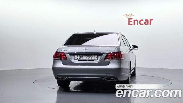 Mercedes-Benz E-Class E220 Bluetec Avantgarde — пробег 72 543 км — фото 4 из 5