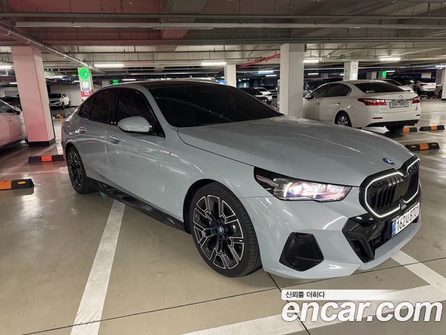 BMW 5-Series 530e M Sport — пробег 21 000 км — фото 2 из 5