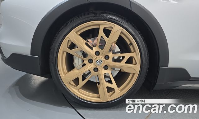 Porsche Taycan из Кореи Encar