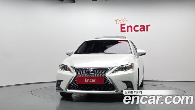 Lexus CT200h 1.8 Supreme ZWA10 — пробег 98 815 км — фото 3 из 5