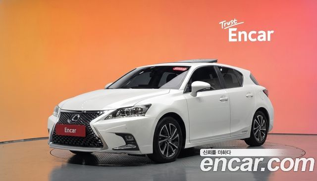 Lexus CT200h 1.8 Supreme ZWA10 — пробег 98 815 км — фото 1 из 5