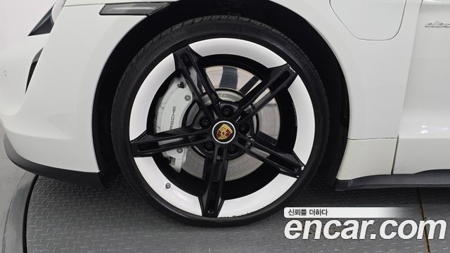 Porsche Taycan из Кореи Encar