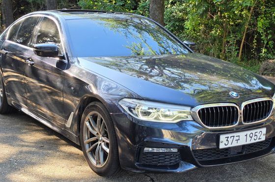 BMW 5-Series 520d M Sport Package Plus — пробег 228 700 км — фото 4 из 5