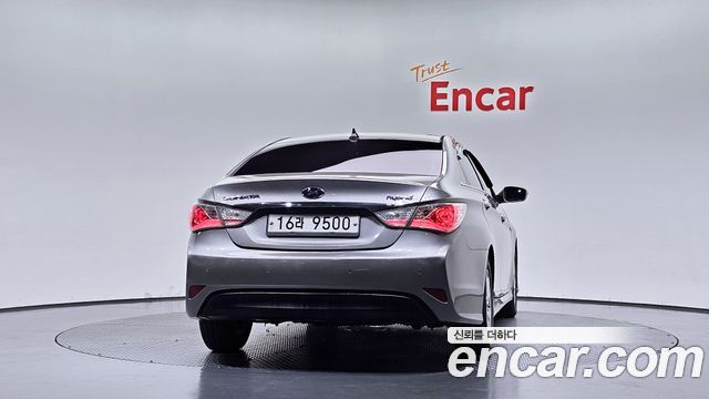 Hyundai Sonata 2.0 Premier — пробег 131 665 км — фото 4 из 5