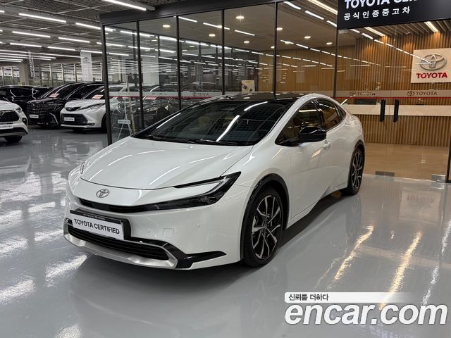 Toyota Prius 2.0 PHEV XSE — пробег 2 998 км — фото 1 из 5