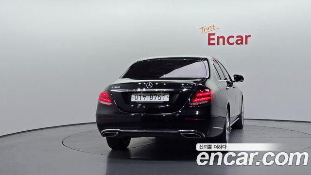 Mercedes-Benz E-Class из Кореи Encar