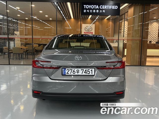 Toyota Camry 2.5 XLE Premium Hybrid — пробег 8 543 км — фото 4 из 5