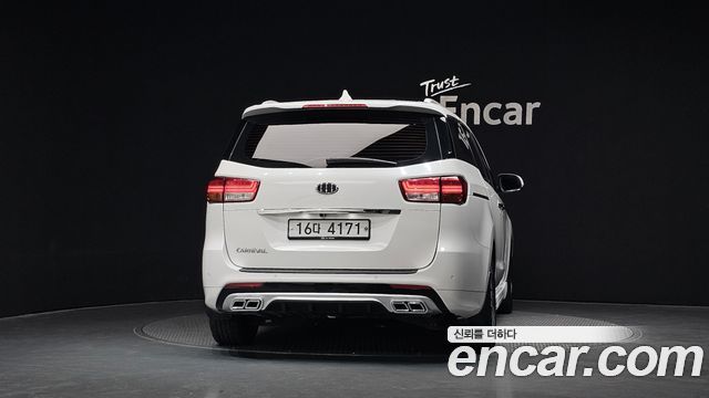 Kia Carnival из Кореи Encar