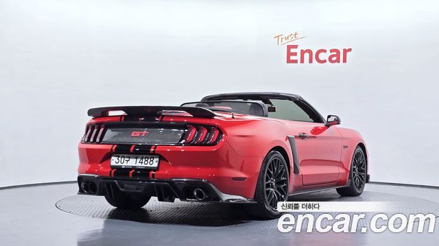 Ford Mustang GT Convertible — пробег 101 033 км — фото 2 из 5