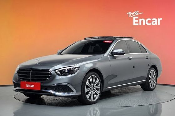 Mercedes-Benz E-Class E350 4MATIC Exclusive — пробег 23 460 км — фото 1 из 5
