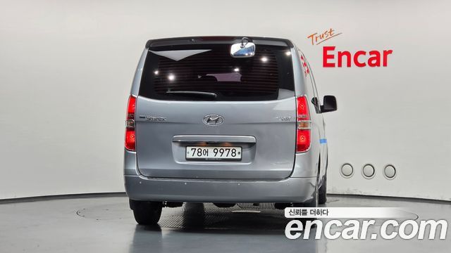 Hyundai Starex 11-Seater Wagon CVX Luxury — пробег 89 379 км — фото 4 из 5