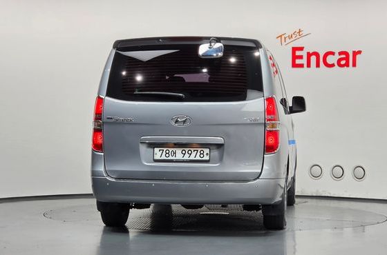 Hyundai Starex 11-Seater Wagon CVX Luxury — пробег 89 379 км — фото 4 из 5