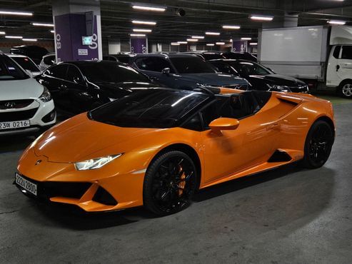 Lamborghini Huracan LP640-4 EVO Spyder — пробег 15 700 км — фото 1 из 5