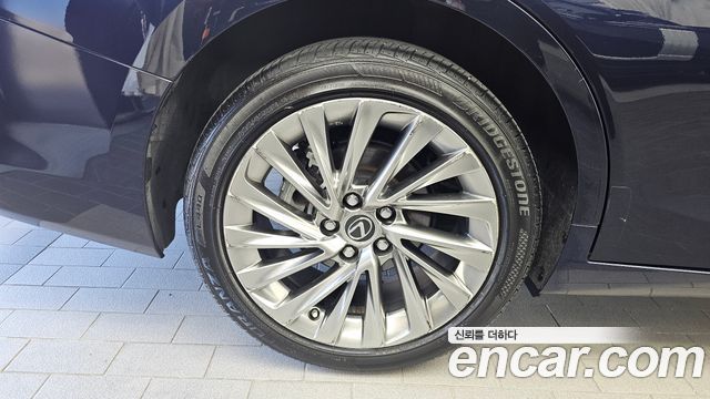 Lexus ES Luxury Plus — пробег 48 502 км — фото 5 из 5