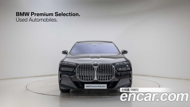 BMW 7-Series 740i xDrive M Sport — пробег 8 150 км — фото 3 из 5