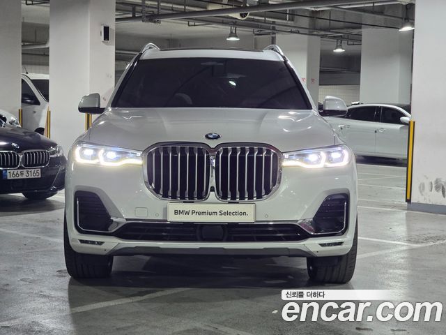 BMW X7 xDrive 40i Design Pure Excellence 7-Seater — пробег 72 152 км — фото 3 из 5