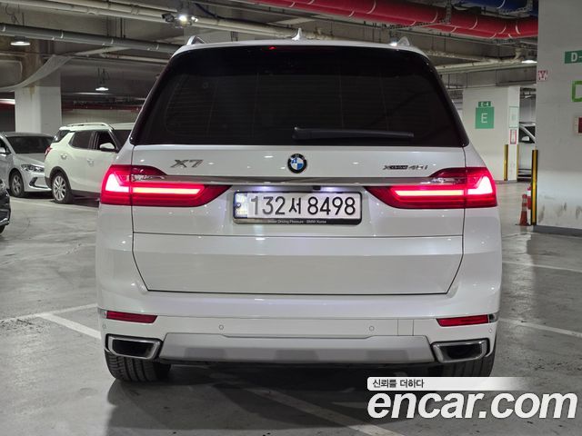 BMW X7 xDrive 40i Design Pure Excellence 7-Seater — пробег 72 152 км — фото 4 из 5