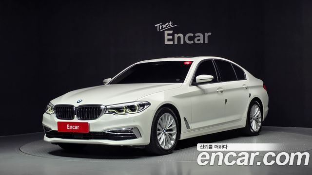 BMW 5-Series 520d Luxury Plus — пробег 53 854 км — фото 1 из 5
