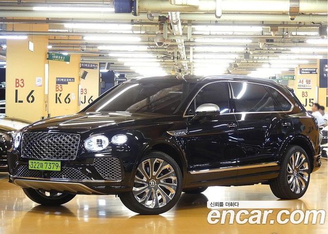 Bentley Bentayga 4.0 V8 EWB Mulliner — пробег 235 км — фото 1 из 5