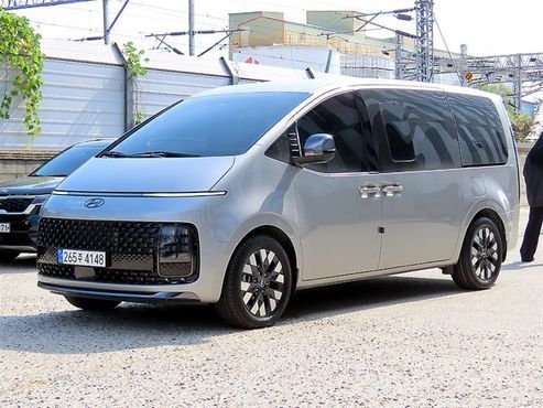 Hyundai Staria Lounge 9-Seater Prestige — пробег 104 801 км — фото 2 из 5