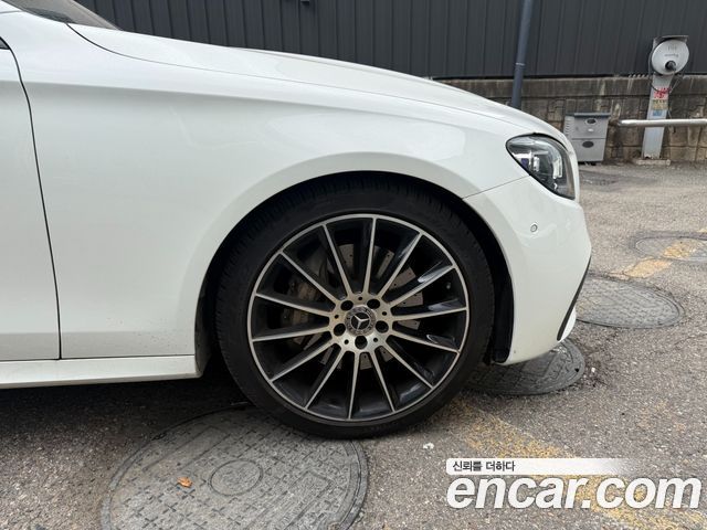 Mercedes-Benz E-Class E350 4MATIC AMG Line — пробег 65 089 км — фото 5 из 5
