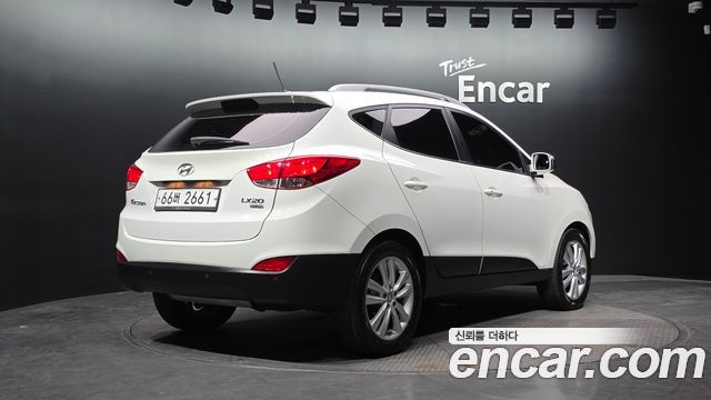 Hyundai Tucson Diesel 2WD LX20 Smart-Pack — пробег 158 918 км — фото 2 из 5
