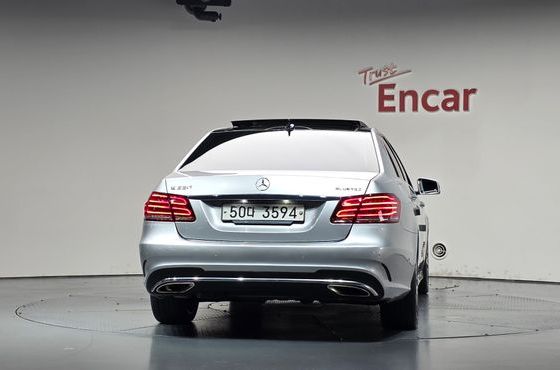 Mercedes-Benz E-Class E350 BlueTec 4MATIC — пробег 114 961 км — фото 4 из 5